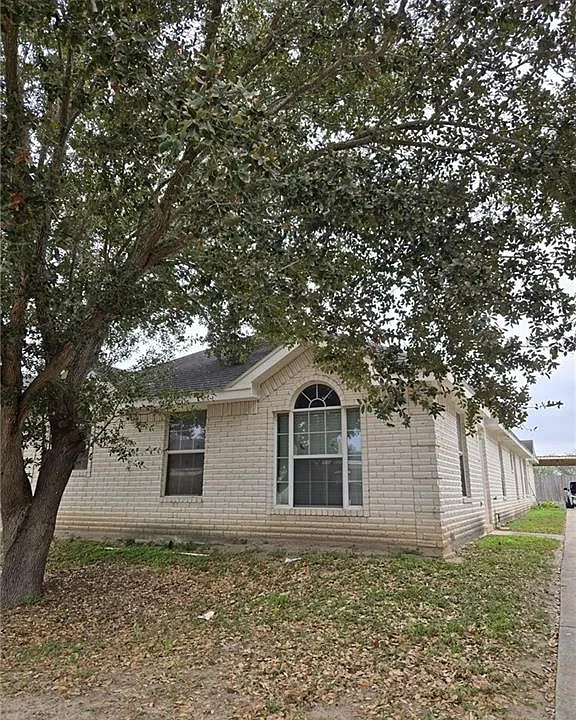 423 La Mancha Dr #3