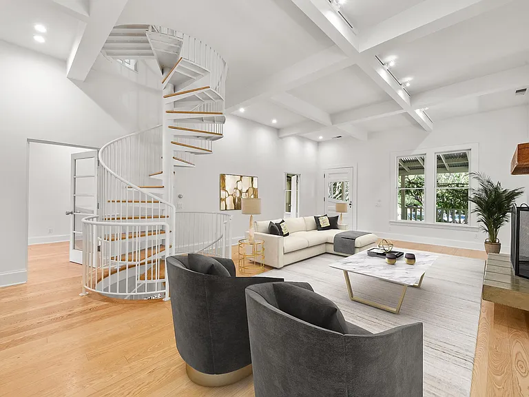 1533 Allyn Ave — Photo 4