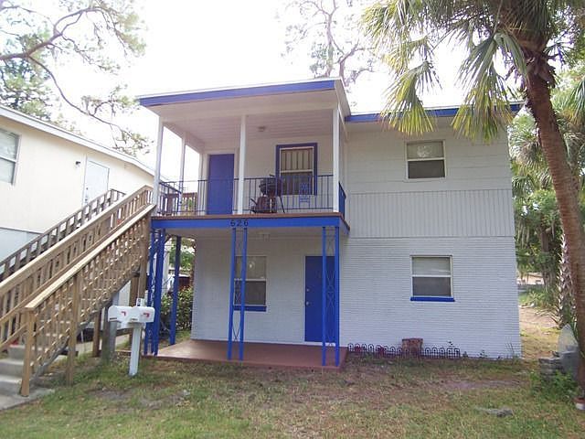 1st image of 626 23rd Ave S