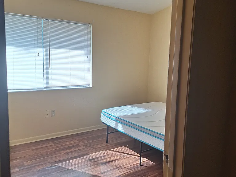 2136 SW 39th Dr — Photo 17