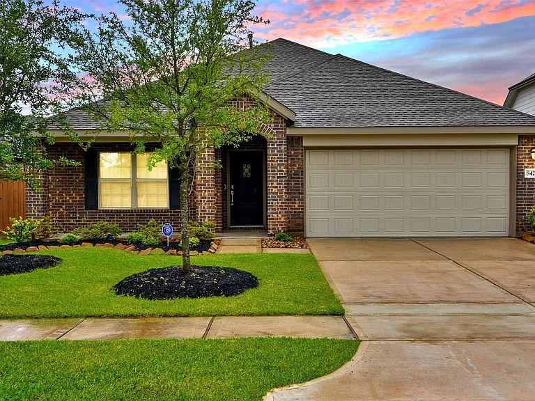 8426 Manta Ray Dr — Photo 2