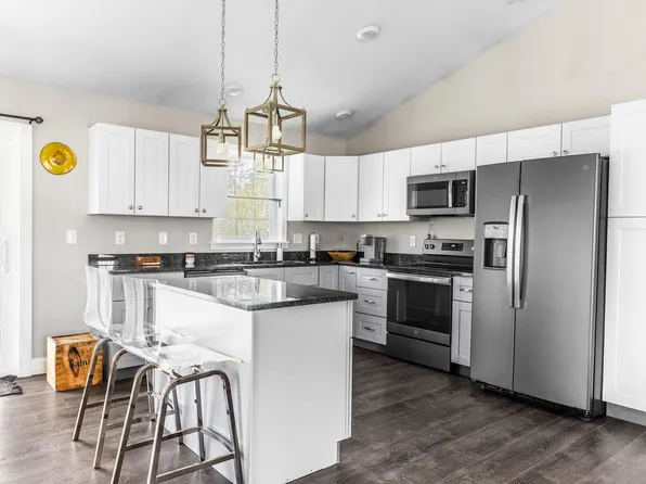 52 Lindsay Drive, Levant, ME 04456