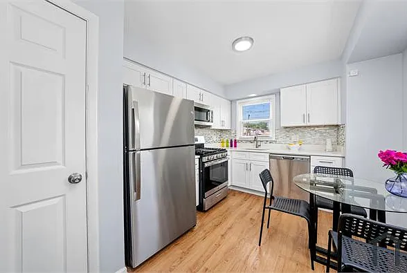 760 Sibley Blvd — Photo 17