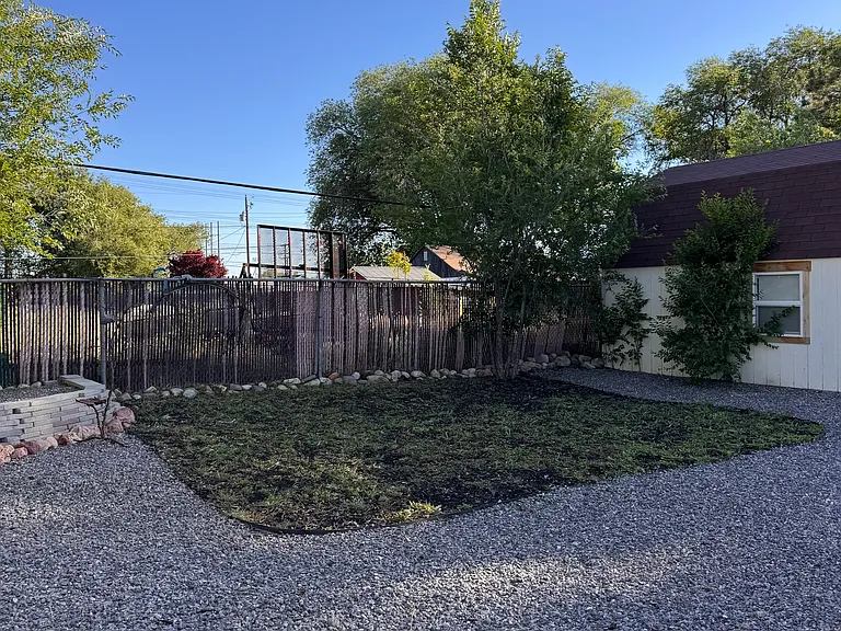 1559 W Shelley Ave — Photo 15