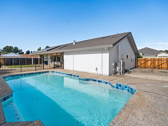2nd image of 9801 Amenity Cir