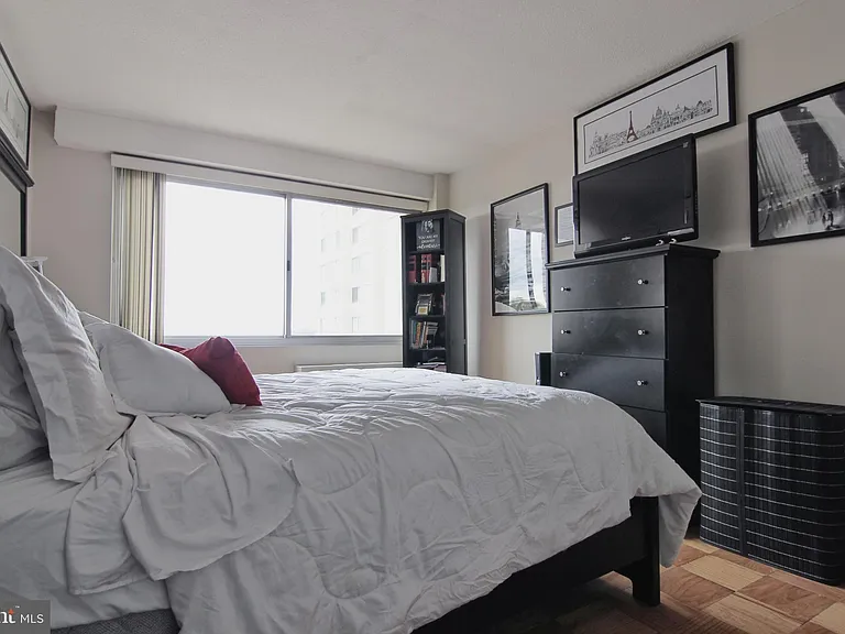 4515 Willard Ave #1604S — Photo 22