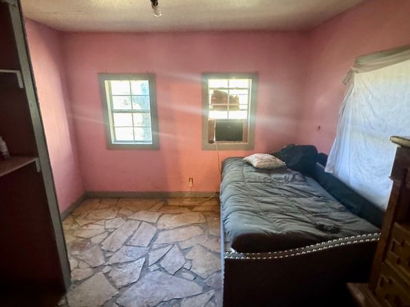 san-antonio-texas-169351408 picture