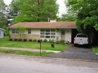 215 S Emerald Ln, Carbondale, IL 62901