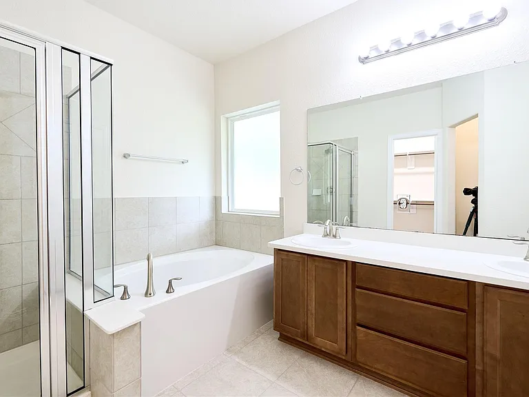 604 Linnwood Dr W — Photo 29