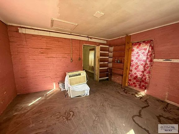 3rd image of 2035 E Harrison St