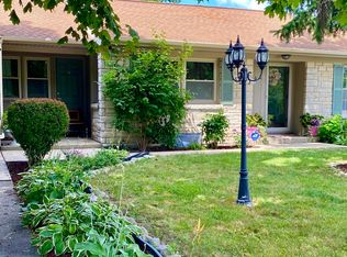 3321 S 43rd St, Greenfield, WI 53219