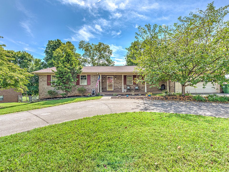 1st image of 909 S Dogwood Dr