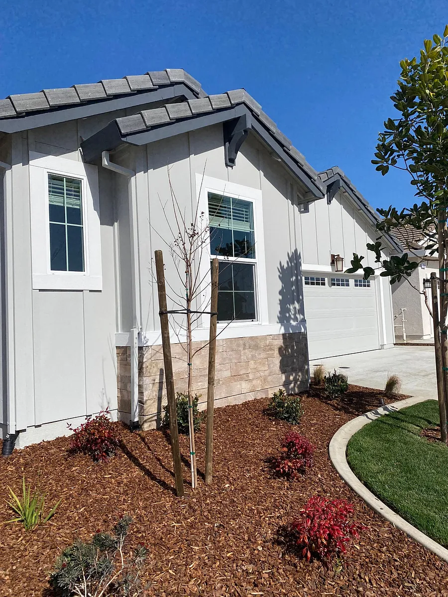 Building Photo - 1240 Swallowtail Dr