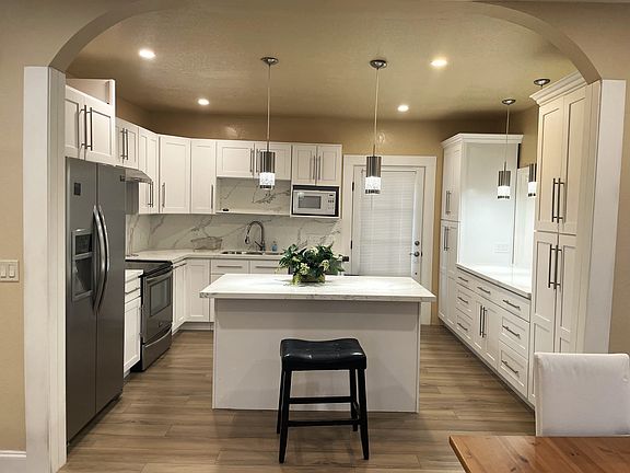 5th image of 4807 188th St SW