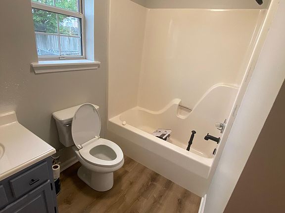 5th image of 108 Louis Dr