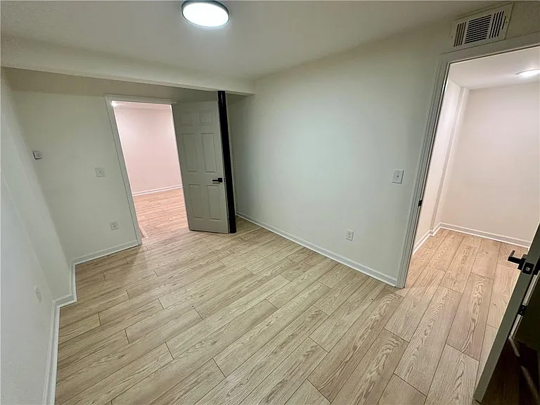 2371 Cresta Dr #2 — Photo 4
