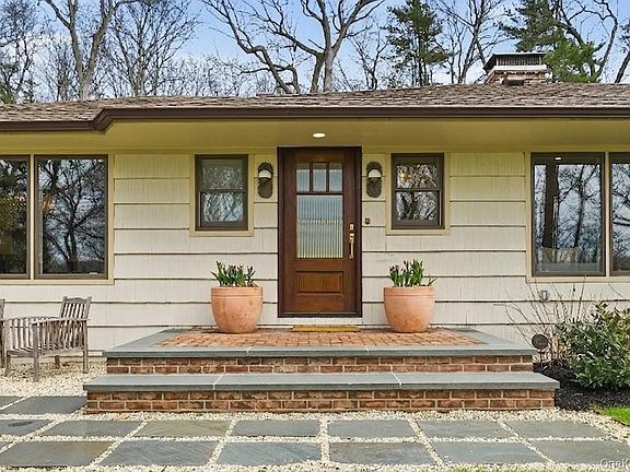 3rd image of 6 Greatmeadow Road
