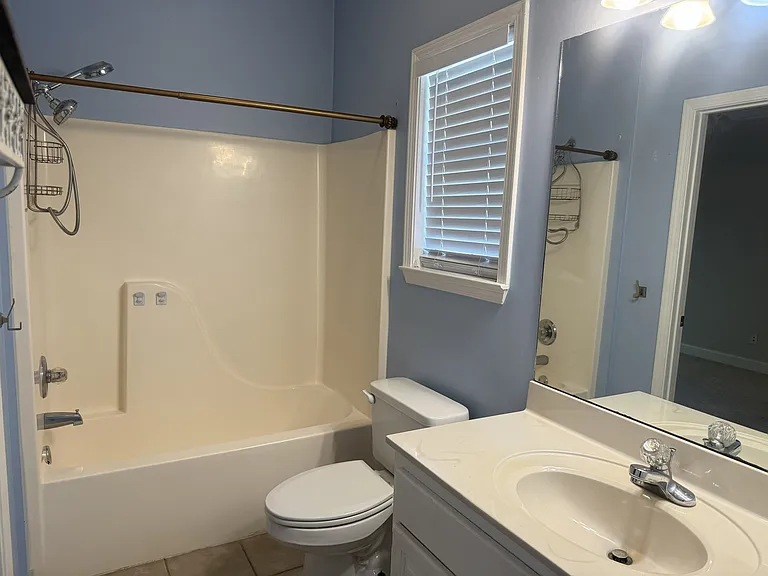 141 Royal Dr — Photo 18