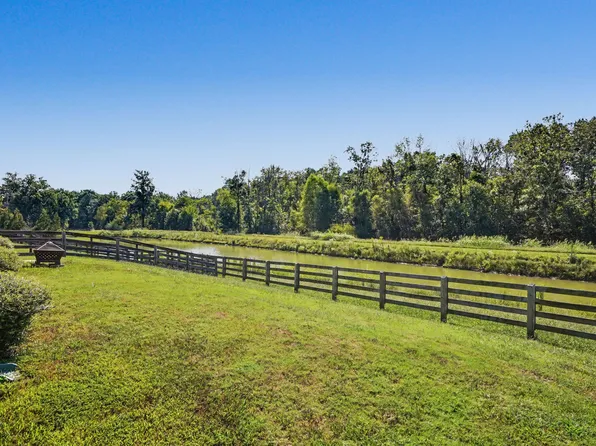 162 Huntley Meadows Dr, Rossville, GA 30741