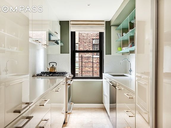 2nd image of 225 E 57th St APT 20B