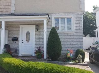 34 Barbara St, Staten Island, NY 10306