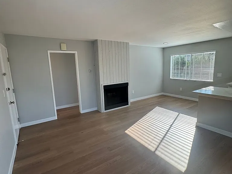 Harbor Terrace Apartments — Photo 11