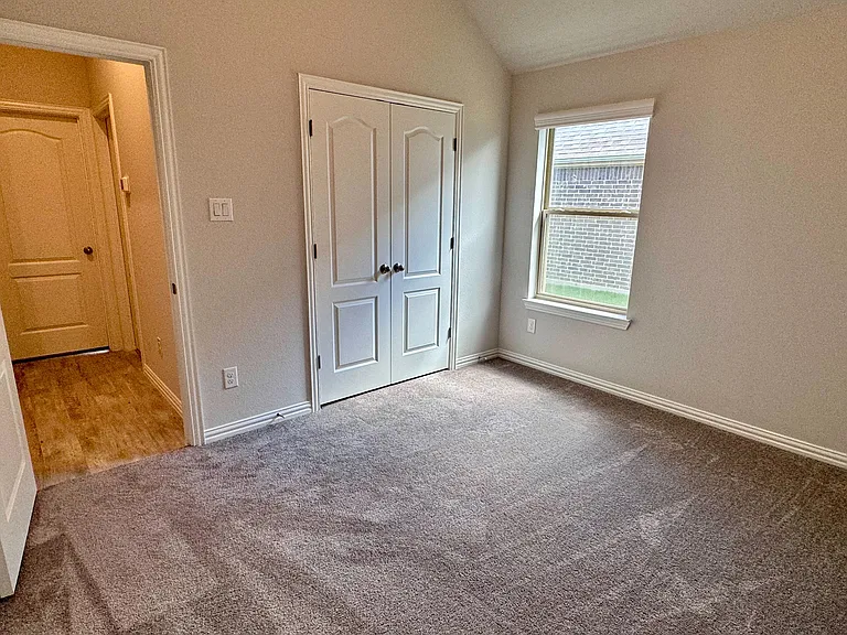 447 Prairie View Dr — Photo 18