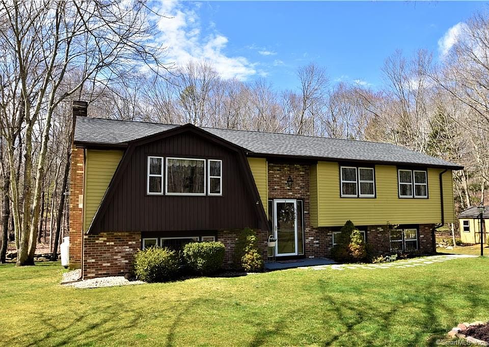 1st image of 32 Stony Brook Dr