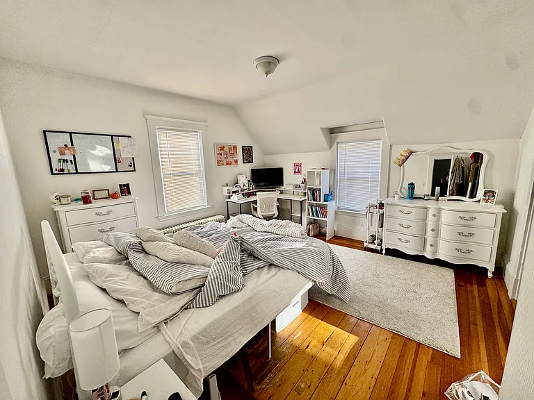 8 Trafford St #2 — Photo 4