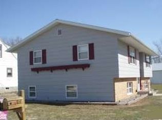 518 S Sherman St, Houston, MN 55943
