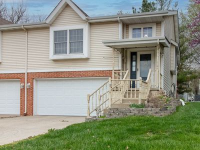 4 Shire Ct, Bloomington, IL, 61701