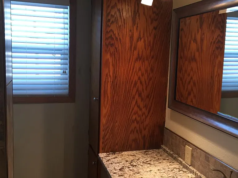 Master Bathroom (upstairs)