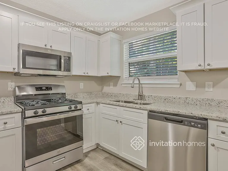 690 Greenhedge Dr — Photo 6