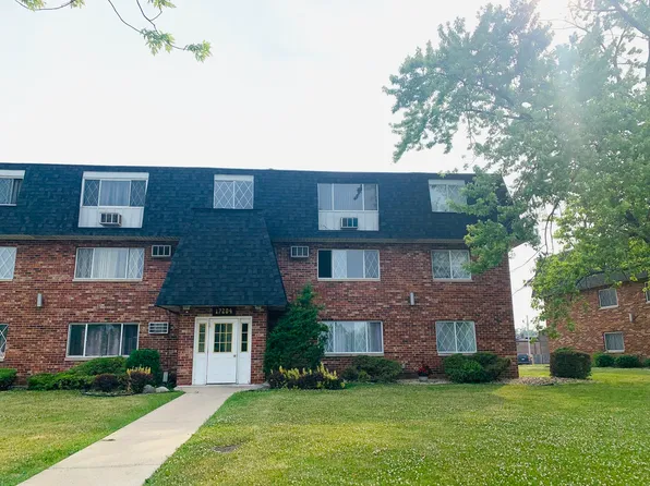 17204 71st Ave APT 11, Tinley Park, IL 60477