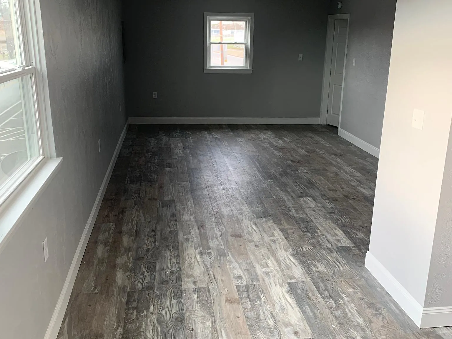 837 E Main St — Photo 3