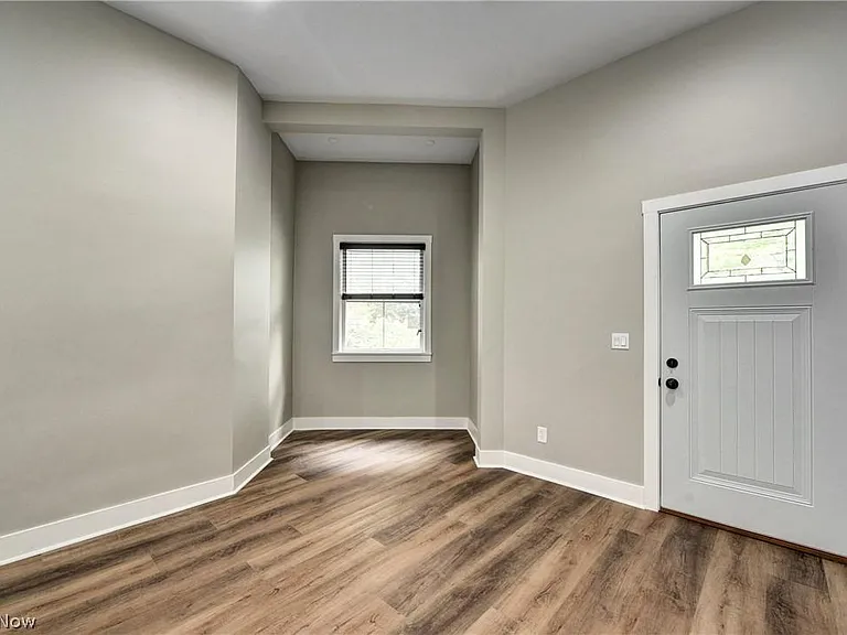 6014 Franklin Blvd #1 — Photo 8