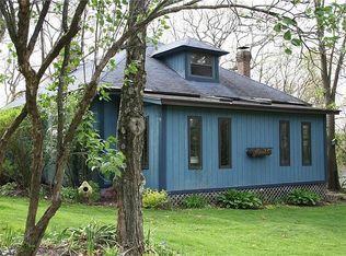 704 Woodland Rd, Bradfordwoods, PA 15015