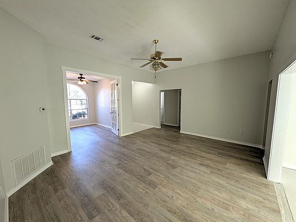 4th image of 2562 Holley Pl
