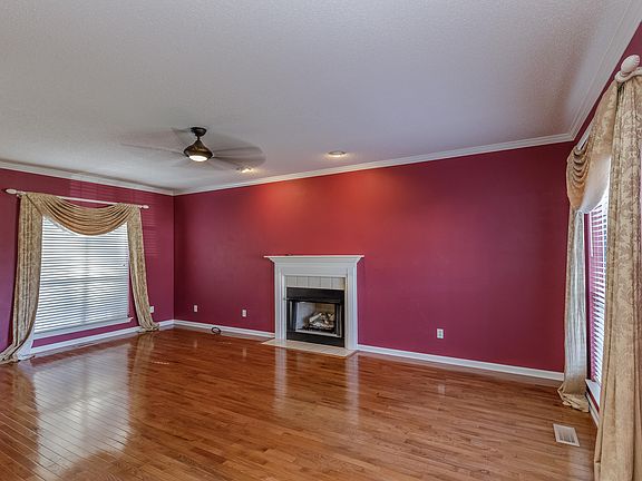 2nd image of 214 Valley Breeze Dr