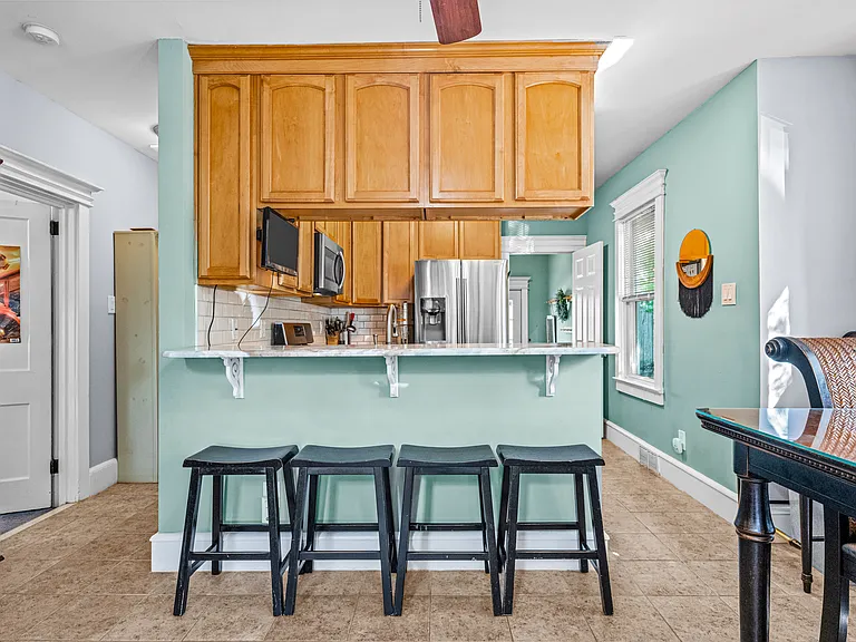 282 Lake St — Photo 14