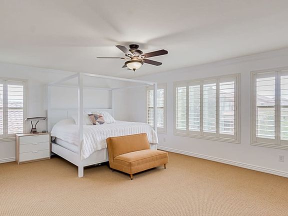 4th image of 2676 S Penrose Dr