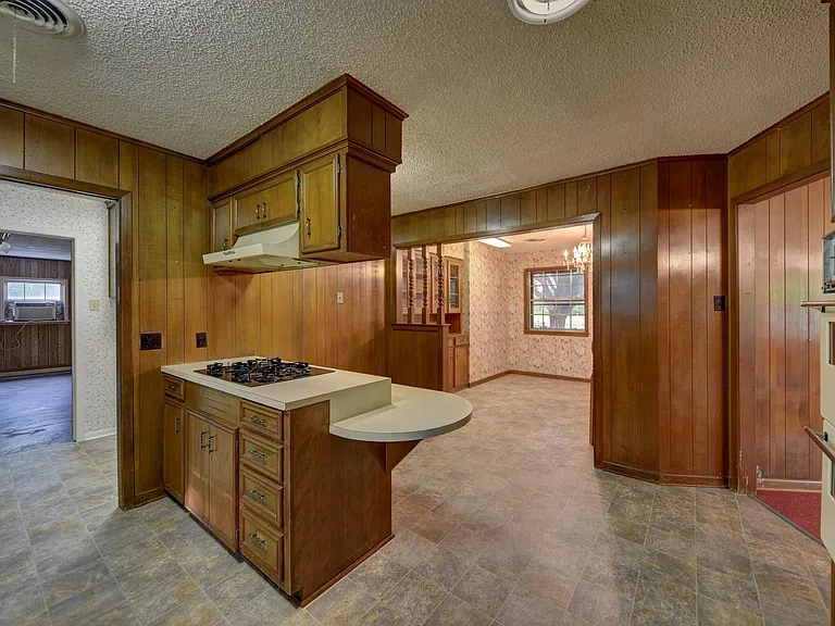 915 Farmers Rd — Photo 20
