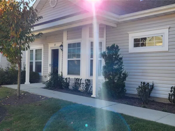 37 Greentree Court #37, Shirley, NY 11967