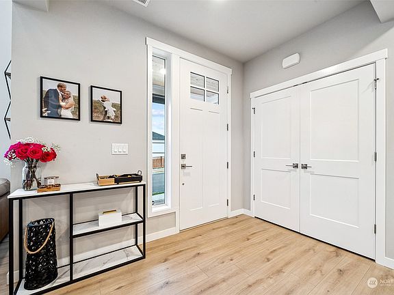 3rd image of 12906 187th Avenue E