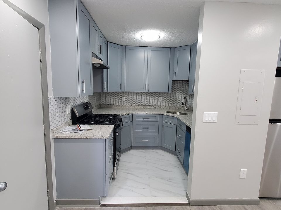 1st image of 100A6 West St #206