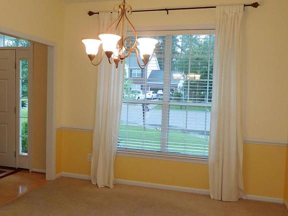 Formal Dining