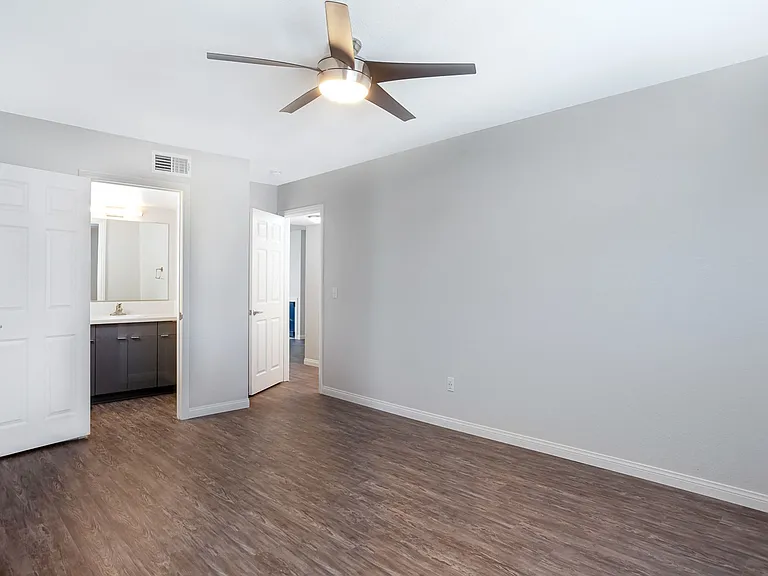 Countrywood Apartments — Photo 29
