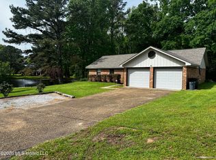 135 Rolling Hills Blvd, Florence, MS 39073