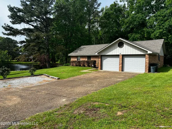 135 Rolling Hills Blvd, Florence, MS 39073