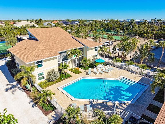 3rd image of 2321 W Gulf Dr Unit 3D